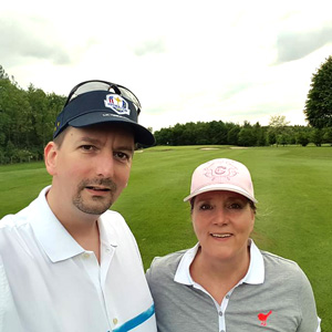 Sasche und Undine Fobbe spielen selber Golf